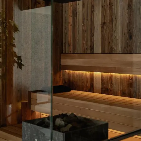 Stary Niedzwiedz Bed & Breakfast 4*