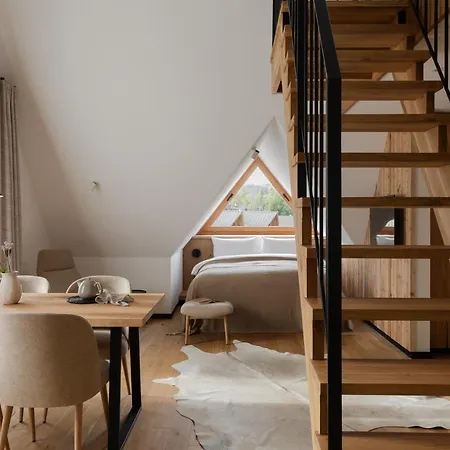 Stary Niedzwiedz Bed & Breakfast 4*