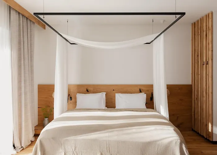 Stary Niedźwiedź Nocleg ze śniadaniem 4*